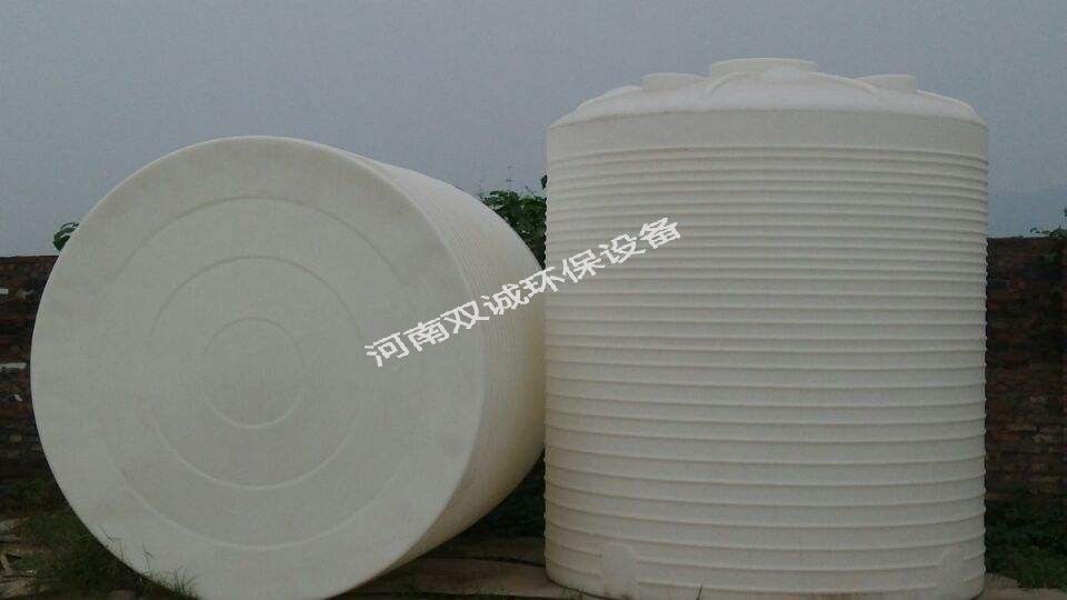 聚乙烯儲(chǔ)罐特性: